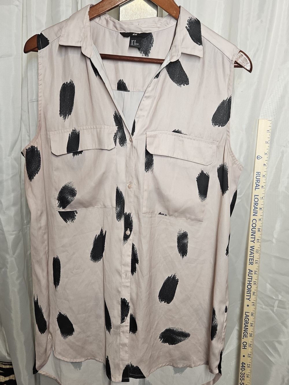 H&M Light Pink Sleeveless Button-Front Tank with Black Brushstroke Print